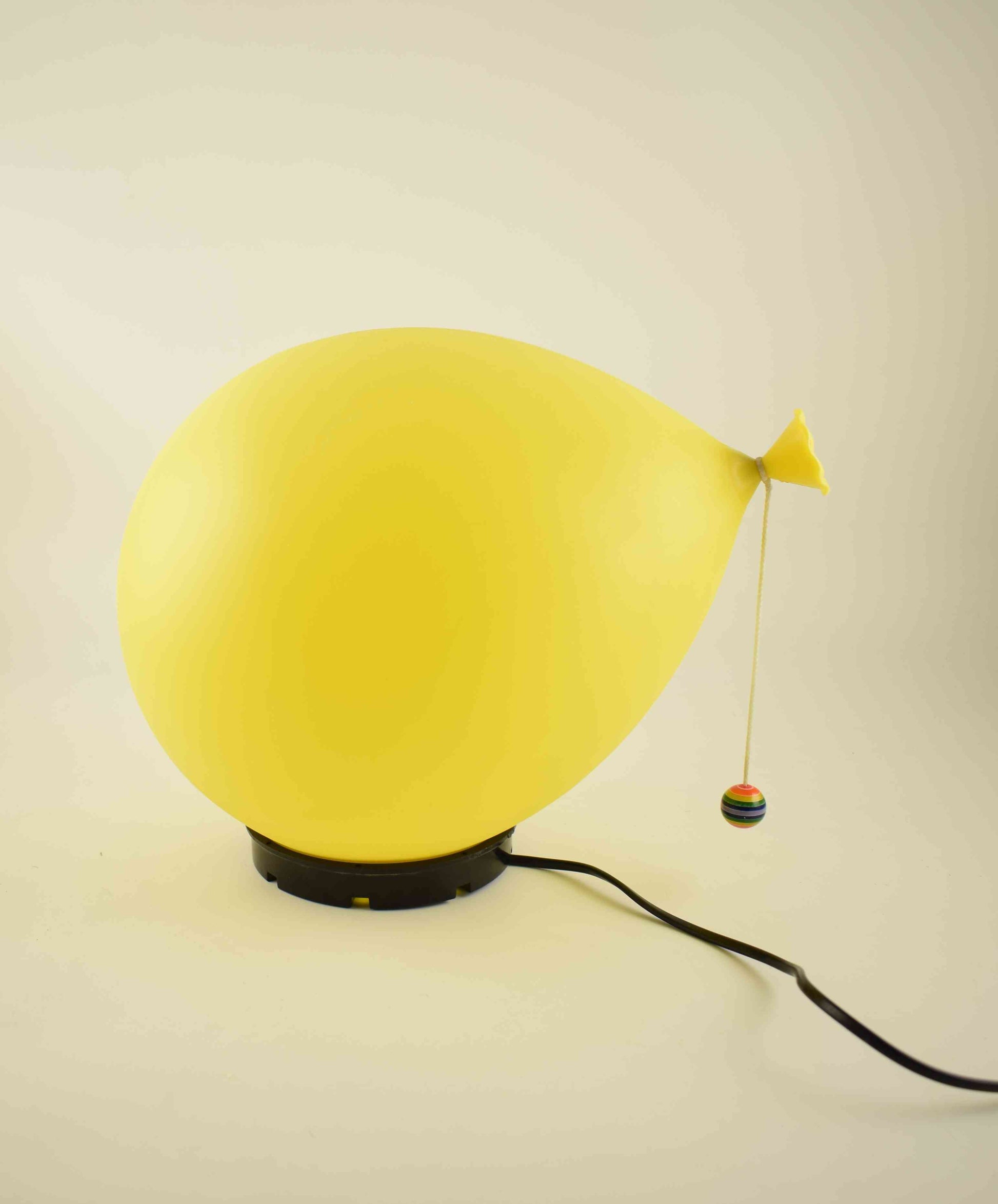 bilumen, kids lights, bed, eames, children, kids, lighting, lamp, balloon, yellow, panton, funny, present