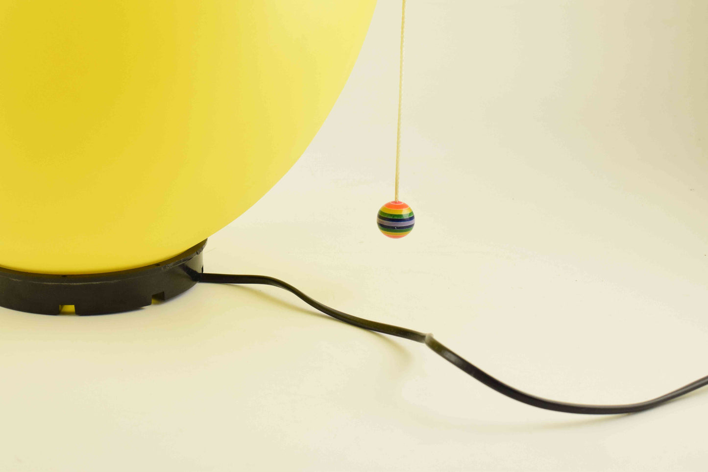 bilumen, kids lights, bed, eames, children, kids, lighting, lamp, balloon, yellow, panton, funny, present