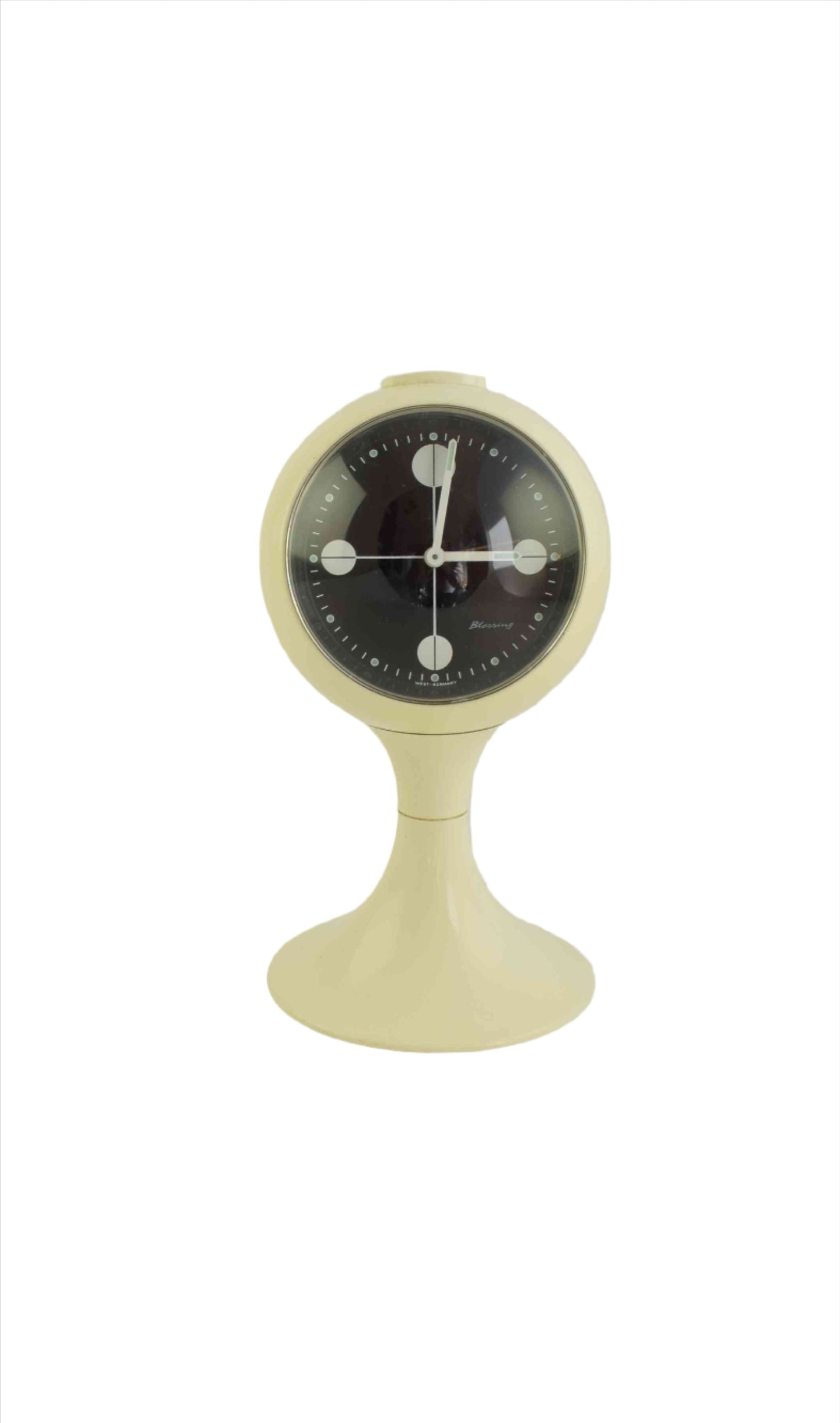 blessing alarm clock, junghans rhythm, verner panton, colombo kartell, pedestal tulip, bedroom white, scandinavian design, space age, atomic age, james bond, startrek, space invaders, star wars robot