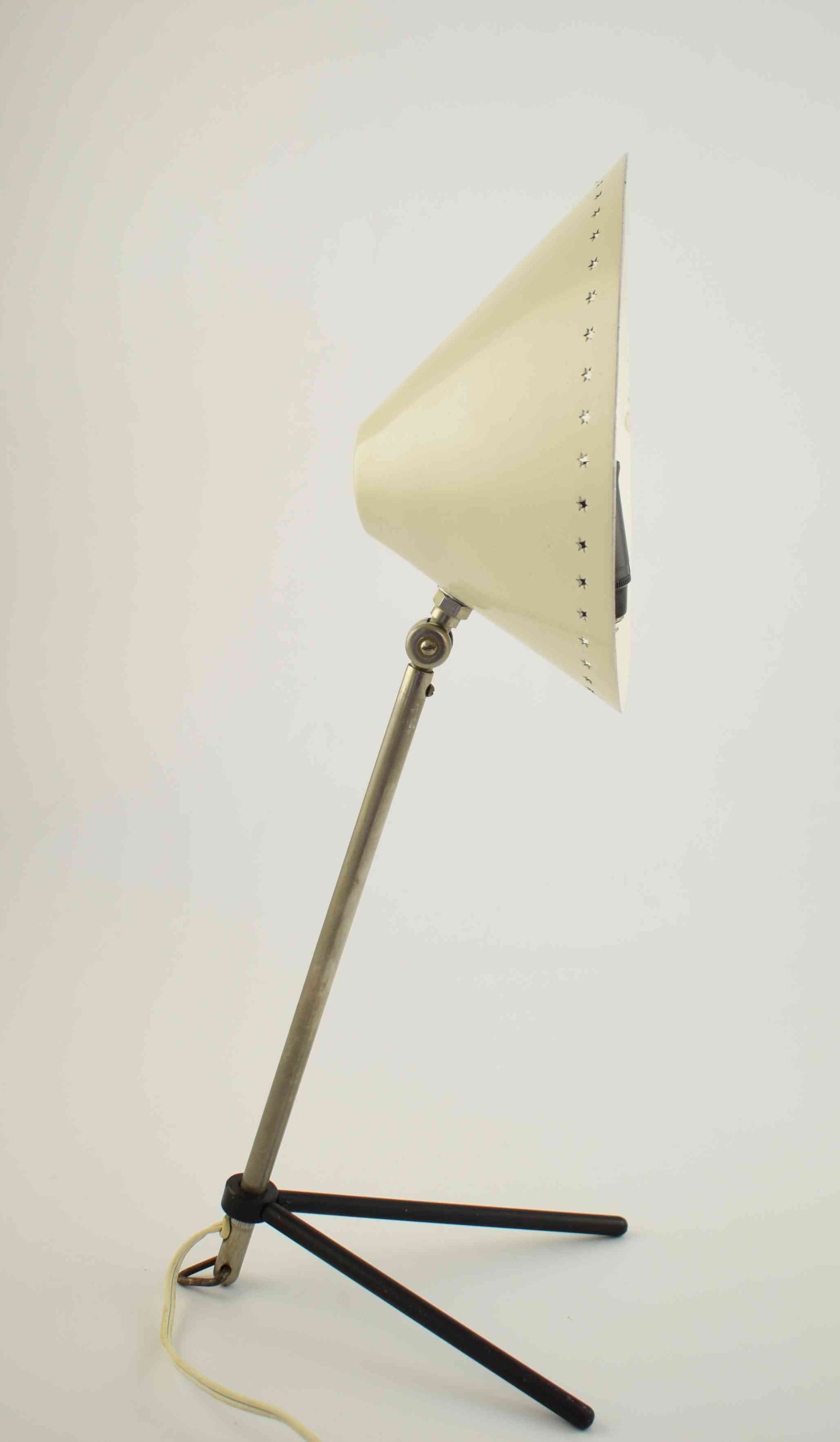 hala busquet, pinocchio pinokkio, industrial lamp, bedside lamp, desk light, dutch design, gispen raak dijkstra, minimalistic art, poulsen stilnovo, design icon eames, nelson eames pastoe, small tabe lamp, kalff sciolari rizzo