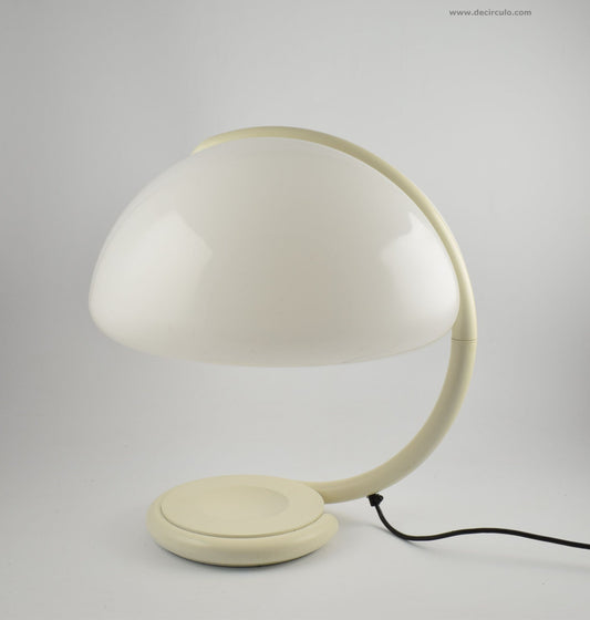 Italian design icon from Elio Martinelli Serpente tavolo 599, tablelamp from Martinelli Luce