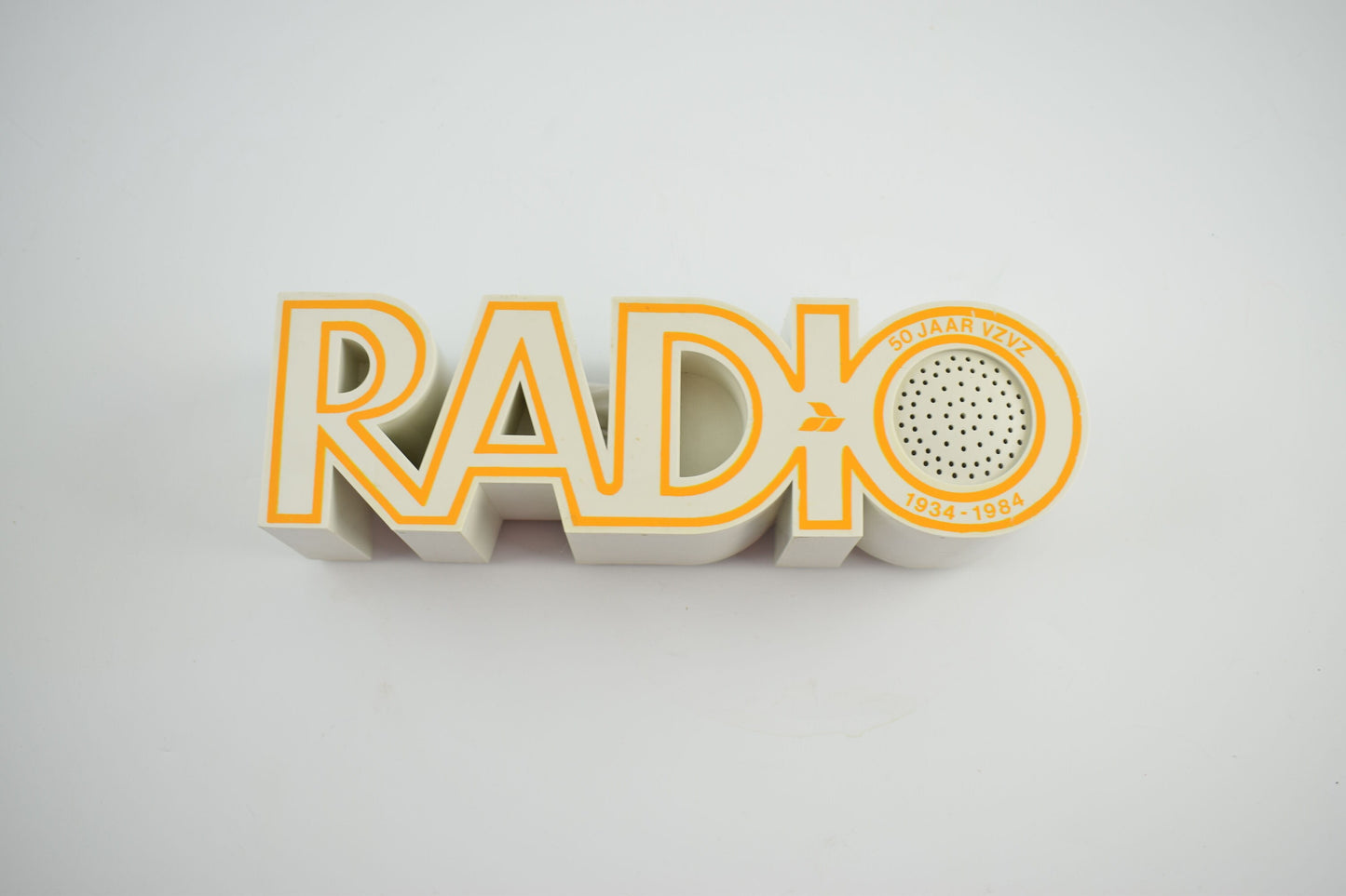 Radio radio Model: 20-1 from Isis Electronics; HK  in the form of the word radio.