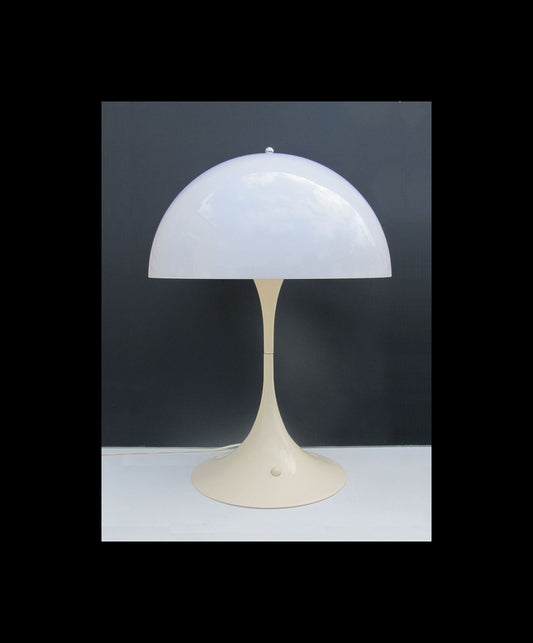 Gereserveerd voor H. Panthella Verner Panton Lamp voor Louis Poulsen Denemarken, De originele jaren 70 met lichtschakelaar aan de onderkant