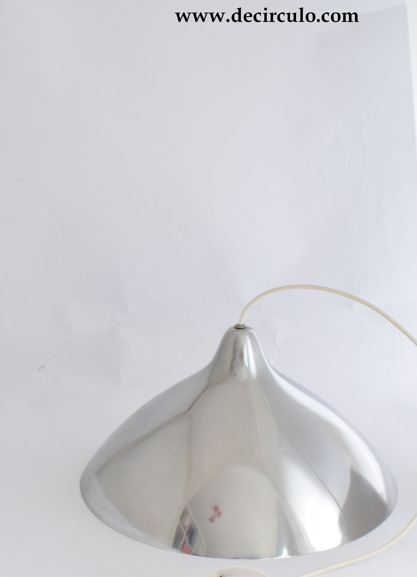 Stockmann Orno diseño Lisa Johansson-Pape lámpara colgante de aluminio fabricada en finlandia 1950-1959