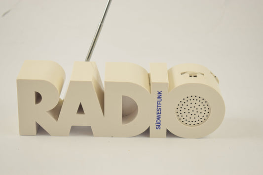 Radio radio Model in de vorm van het woord radio AM-frequentie werkt FM-frequentie NIET