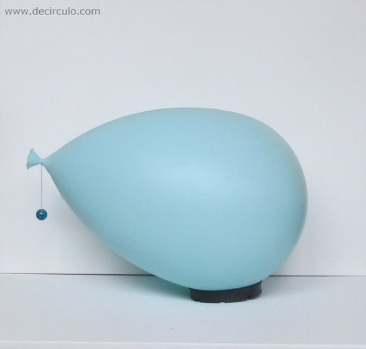 Ontworpen door Yves Christin voor Bilumen Blue Balloon wand-/plafondlamp of tafellamp XL