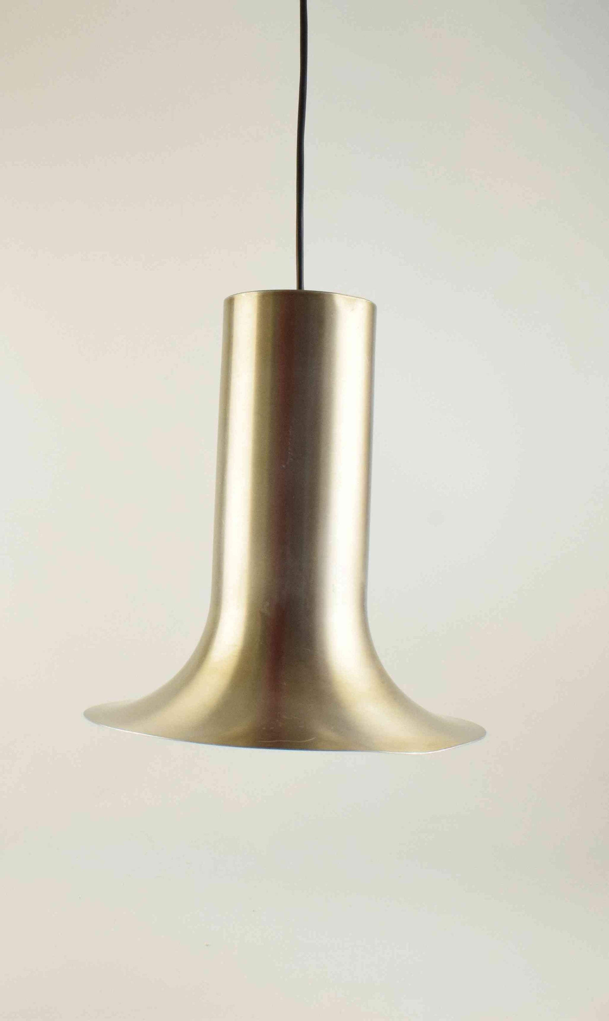 raak amsterdam, bronze lamp, trumpet lamp, made in holland, raak lamps, dinner room lamp, mid century lamp, warm vintage light, hans wegner lamp, marcel breurer, Florence Knoll, van der Rohe, Harry Bertoia pastoe