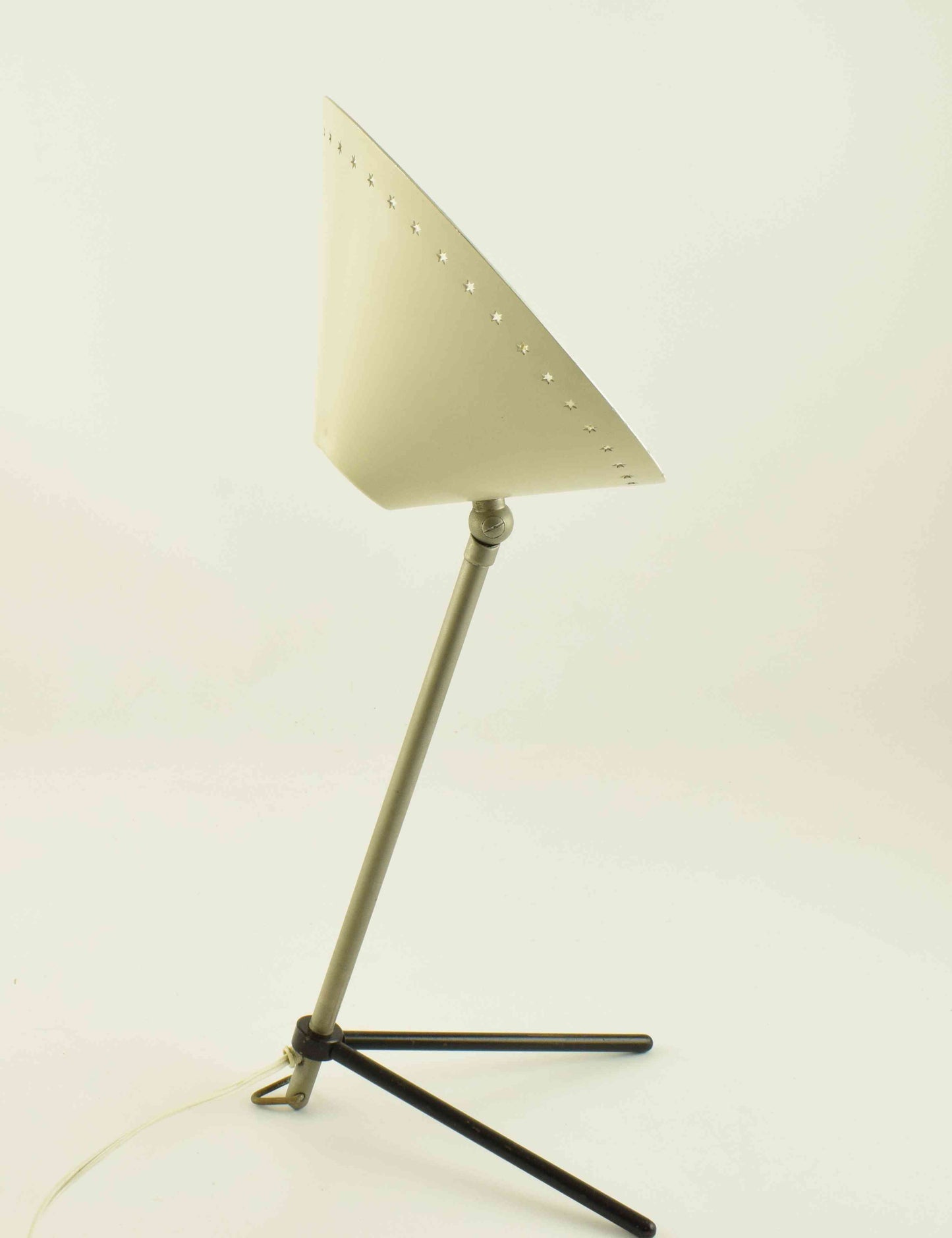 hala busquet, pinocchio pinokkio, industrial lamp, bedside lamp, desk light, dutch design, gispen raak dijkstra, minimalistic art, poulsen stilnovo, design icon eames, nelson eames pastoe, small tabe lamp, kalff sciolari rizzo